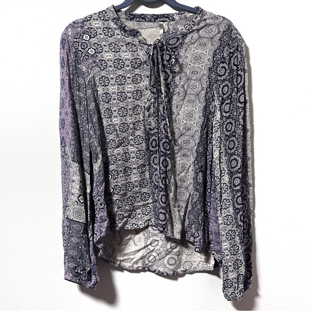 Mono B Purple White Boho Surplice Patterned Tie Up Top Women’s Size Medium